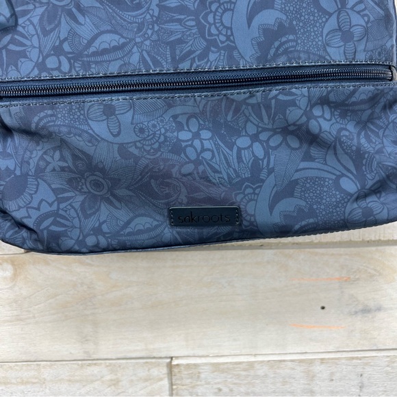 Sakroots Crossbody Purse Artist Circle Repreve Ecotwill Blue Floral‎ Adjustable - Picture 9 of 12